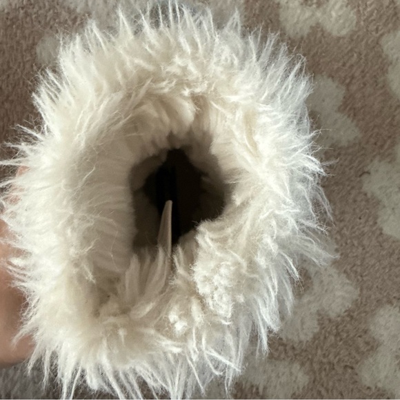 Juicy Couture Lil Coronado Cold Weather Boots Toddler Size 9 Gray Sparkle Fur - Picture 9 of 9